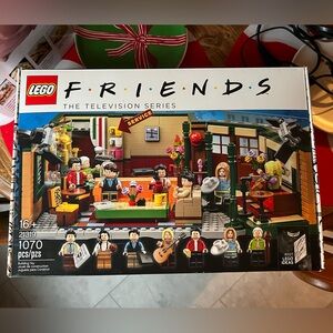 USED Discontinued FRIENDS Official Lego Set | Central Perk